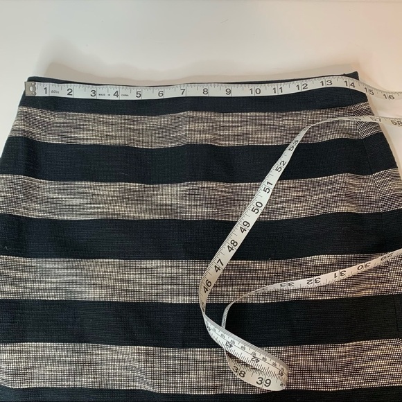 J.Crew The Pencil Skirt Black White Striped Size 4 - Picture 7 of 8